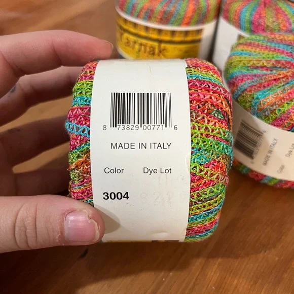 KARNAK Italian Lace MULTICOLOR  crochet RIBBON YARN PInks & Greens - Picture 6 of 6